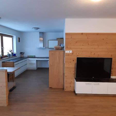 Grosszuegiges Apartment Georg Mayrhofen Barrierefrei Hollenzen Bagian luar foto