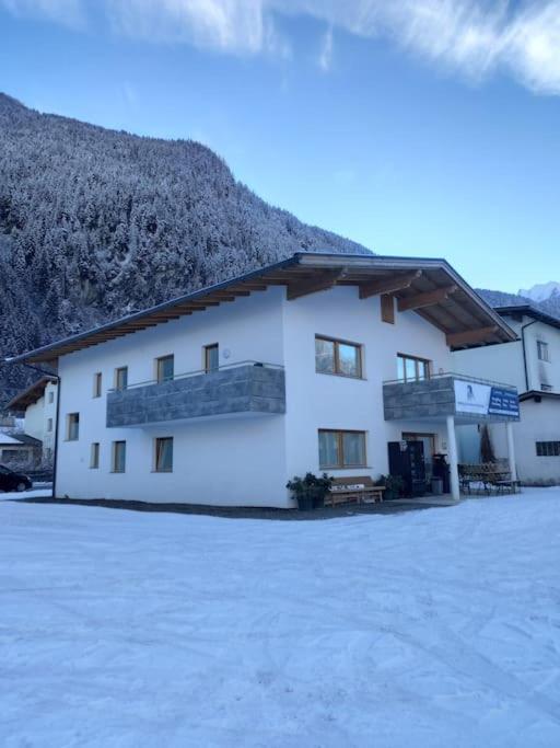 Grosszuegiges Apartment Georg Mayrhofen Barrierefrei Hollenzen Bagian luar foto