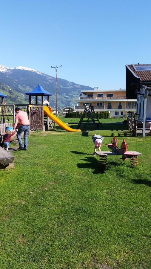 Grosszuegiges Apartment Georg Mayrhofen Barrierefrei Hollenzen Bagian luar foto